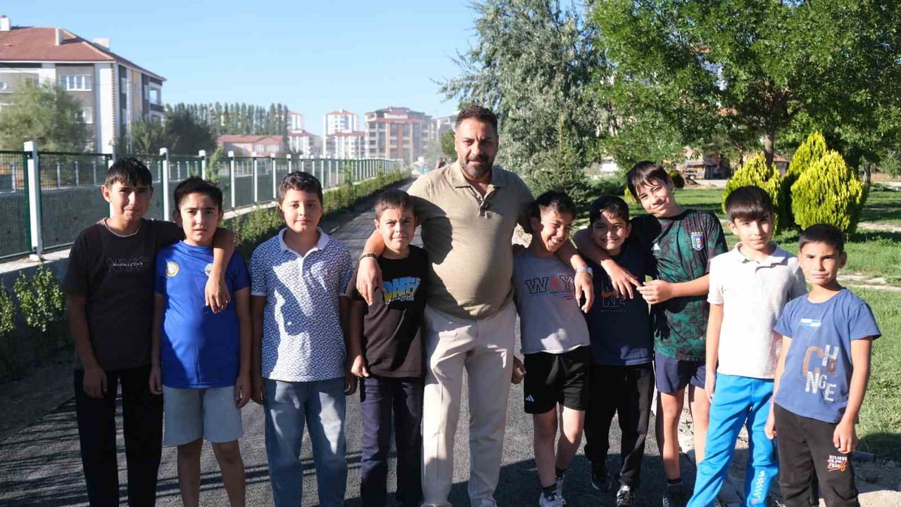 SORGUN BELEDİYE BAŞKANI M. ERKUT EKİNCİ, AYDINLIKEVLER VE OSMANÇAVUŞ MAHALLELERİNDE DERE KENARINDA...