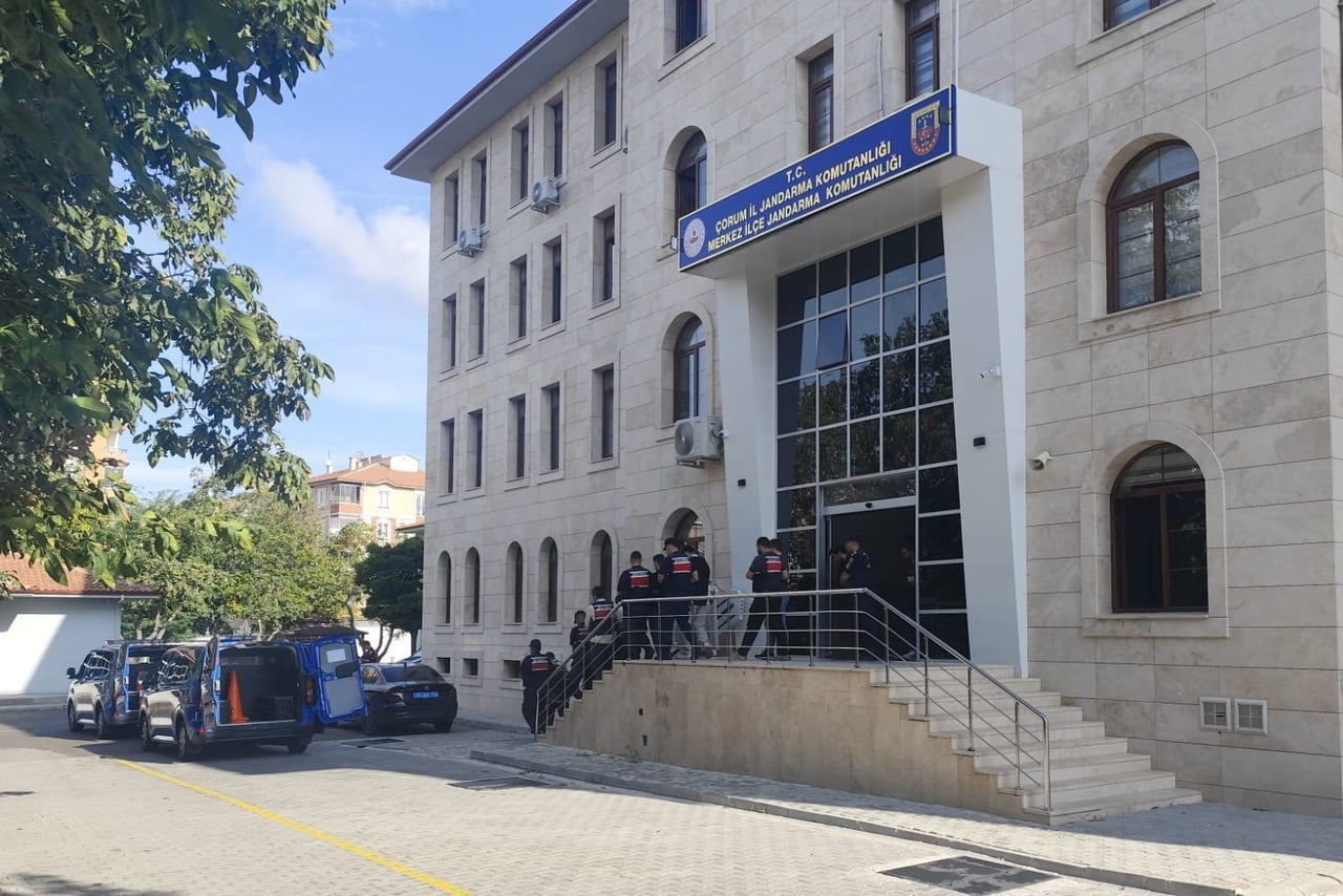 SOSYAL MEDYADA, EYLEM SENARYOLARI, BOMBA YAPIMI, MOLOTOF HAZIRLAMA, UZUN NAMLULU SİLAH KULLANIMI...
