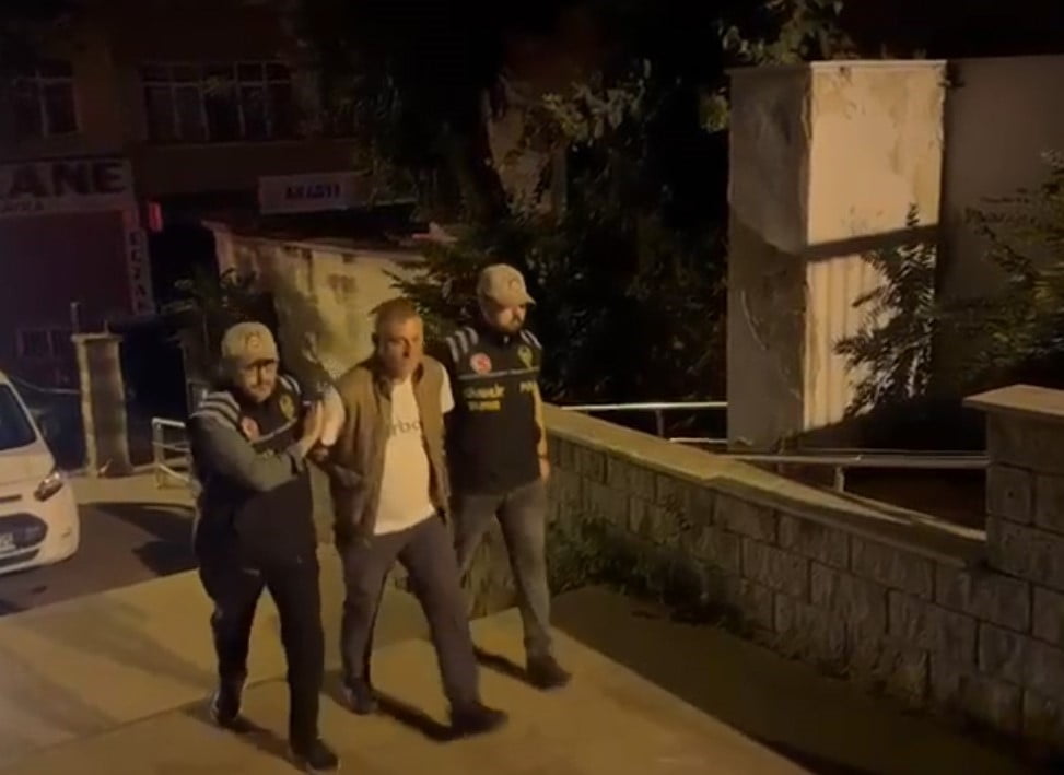SOSYAL MEDYADA "VANLI BİR İŞ İNSANI" İFADELERİYLE PAYLAŞILAN GÖRÜNTÜLERDE YER ALAN ALİ HAYDAR...