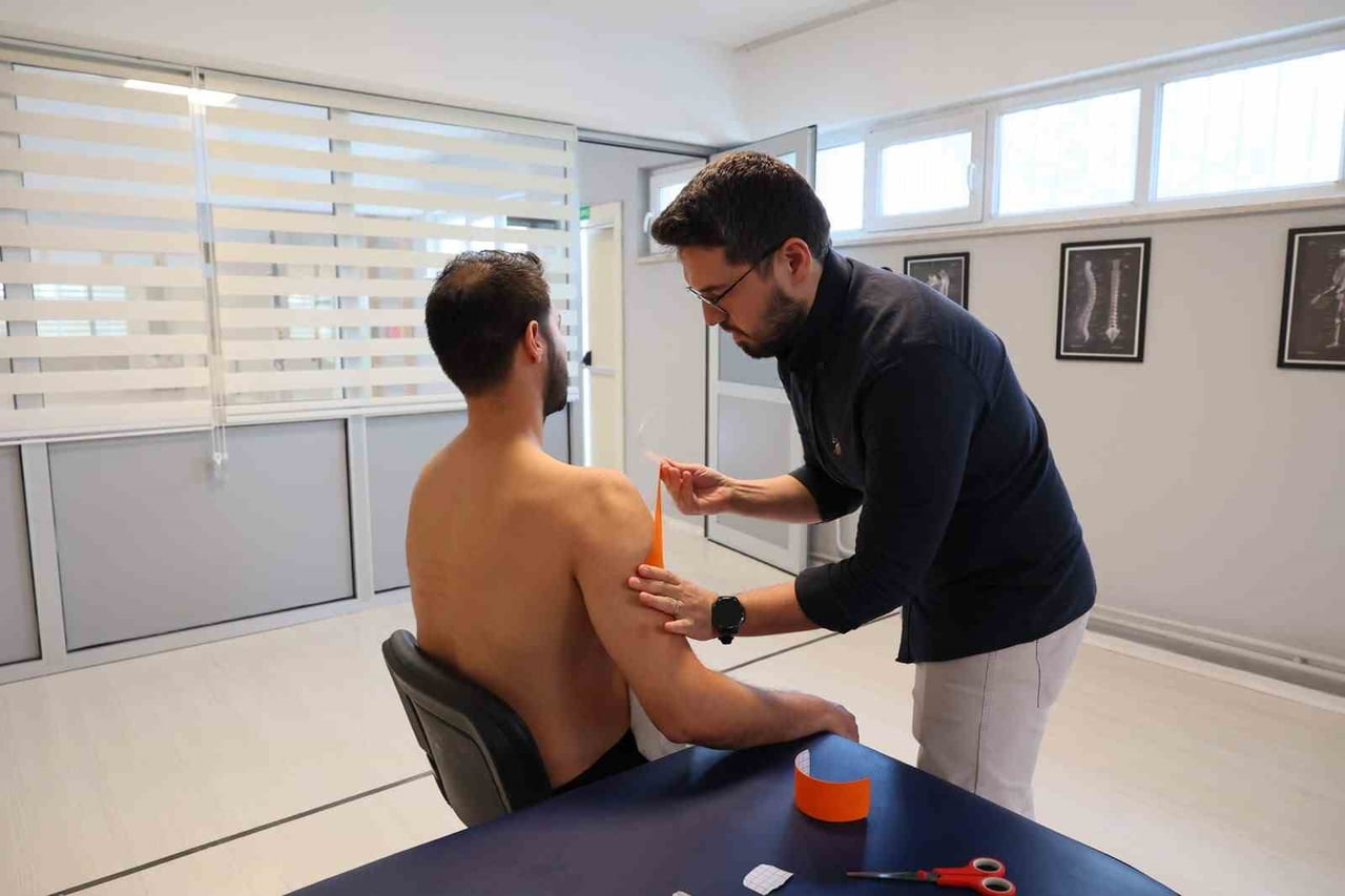 SPORCULARIN FİZİKSEL VE ZİHİNSEL GELİŞİMLERİNİ DESTEKLEMEK, DOĞRU BESLENME ALIŞKANLIKLARI...