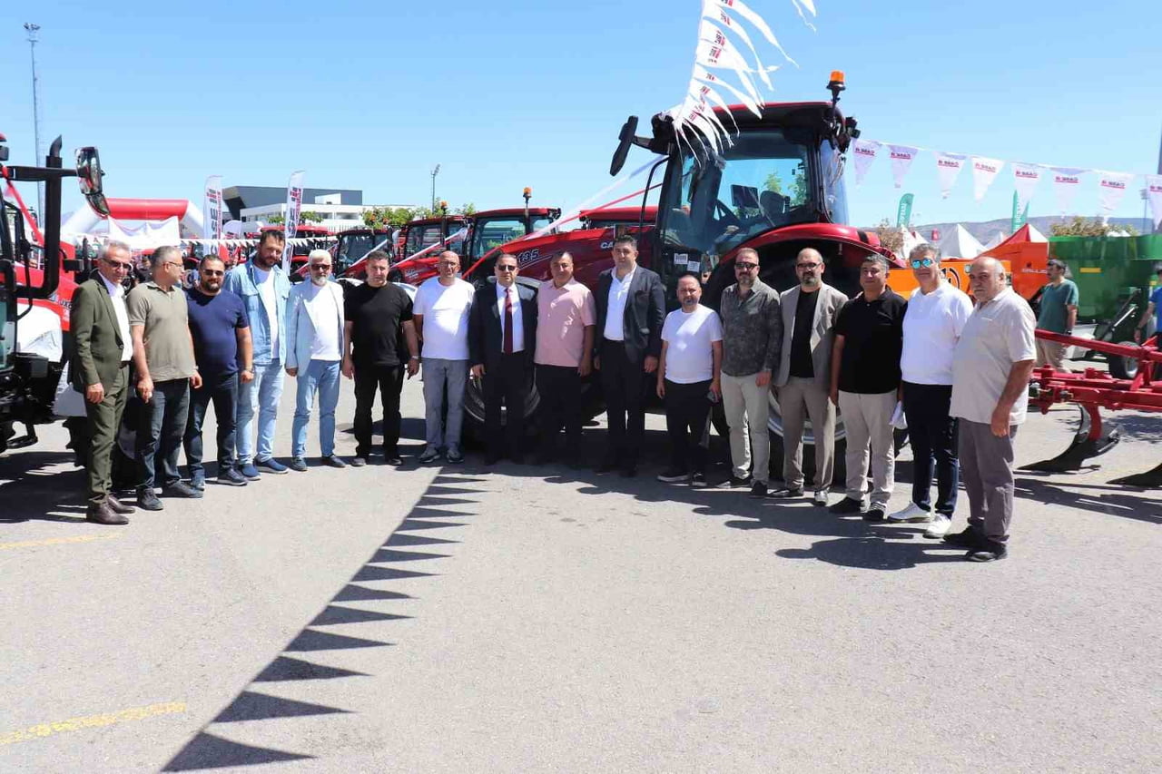 STSO BAŞKAN ADAYI MUSTAFA EKEN, SİVAS 11. TARIM, HAYVANCILIK VE GIDA FUARI’NI ZİYARET ETTİ.