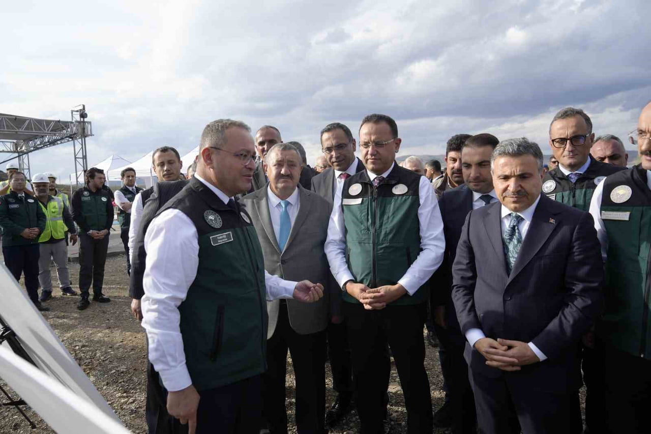 SU TUTMA TÖRENİNE TARIM VE ORMAN BAKAN YARDIMCISI EBUBEKİR GİZLİGİDER DE KATILDI.