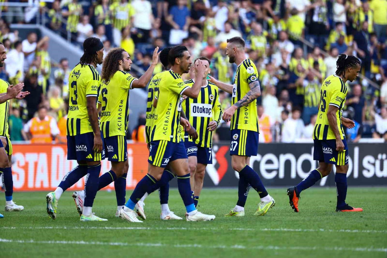 SÜPER LİG’DE EYÜPSPOR FİLELERİNİ 8 KEZ SARSAN FENERBAHÇE, 2 SEZON SONRA BİR MAÇIN İLK 45...