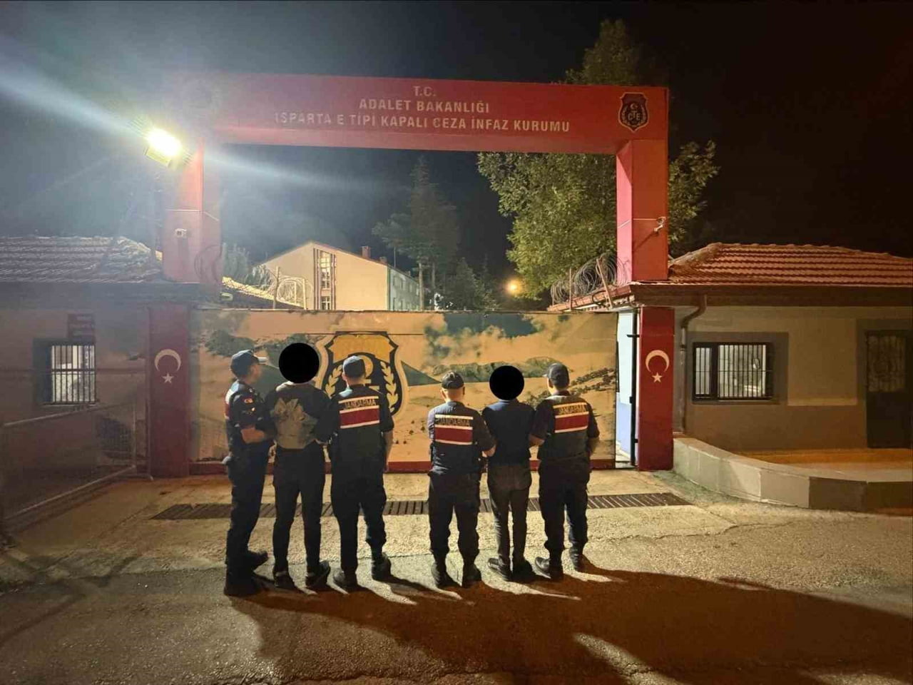 ŞÜPHELİLER, SEVK EDİLDİKLERİ ADLİ MAKAMLARCA TUTUKLANARAK ISPARTA E TİPİ KAPALI CEZA İNFAZ...