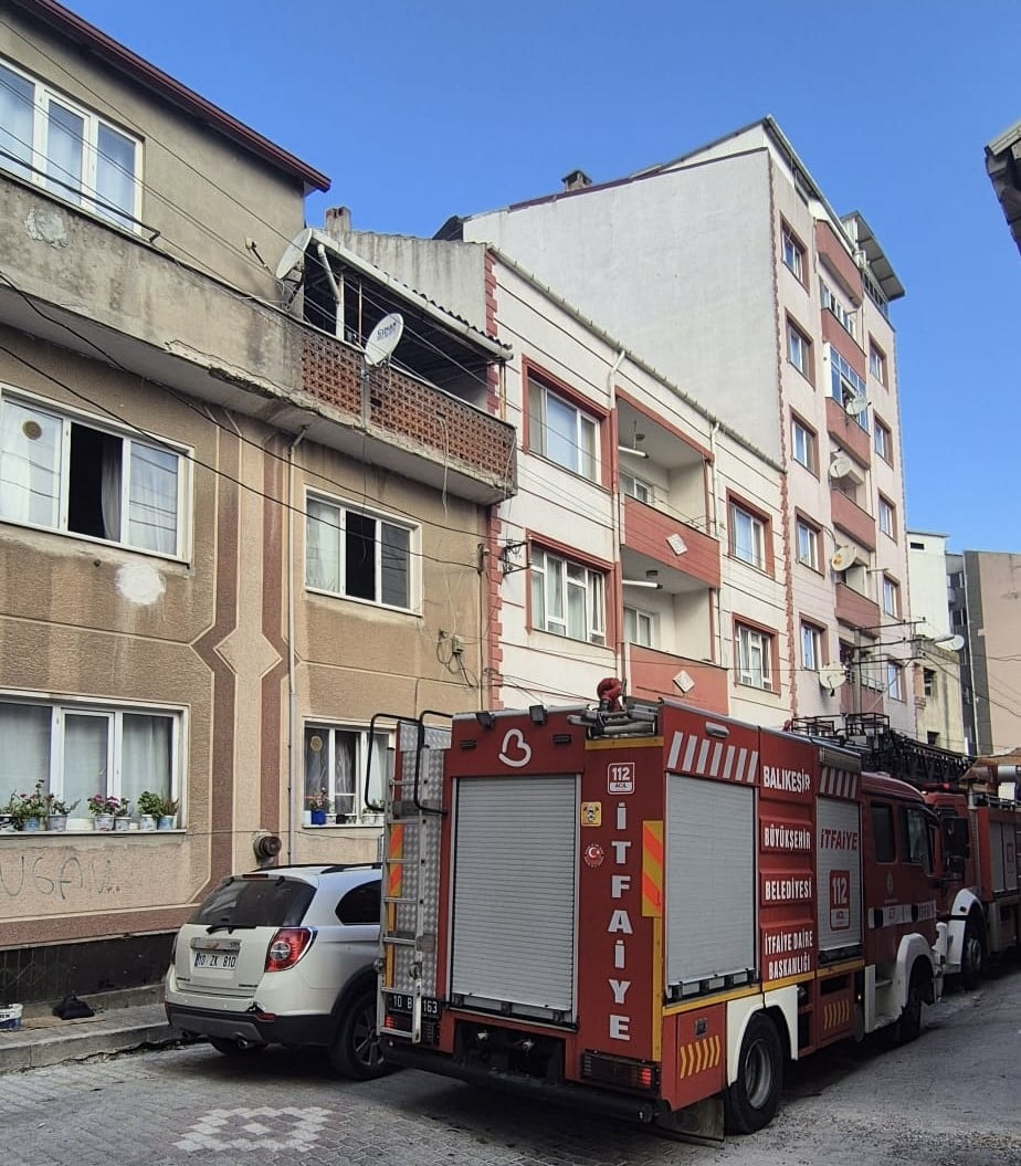 SUSURLUK'TA ŞOFBEN YANGINI: UYKUDA YAKALANAN VATANDAŞ DUMANDAN ETKİLENDİ