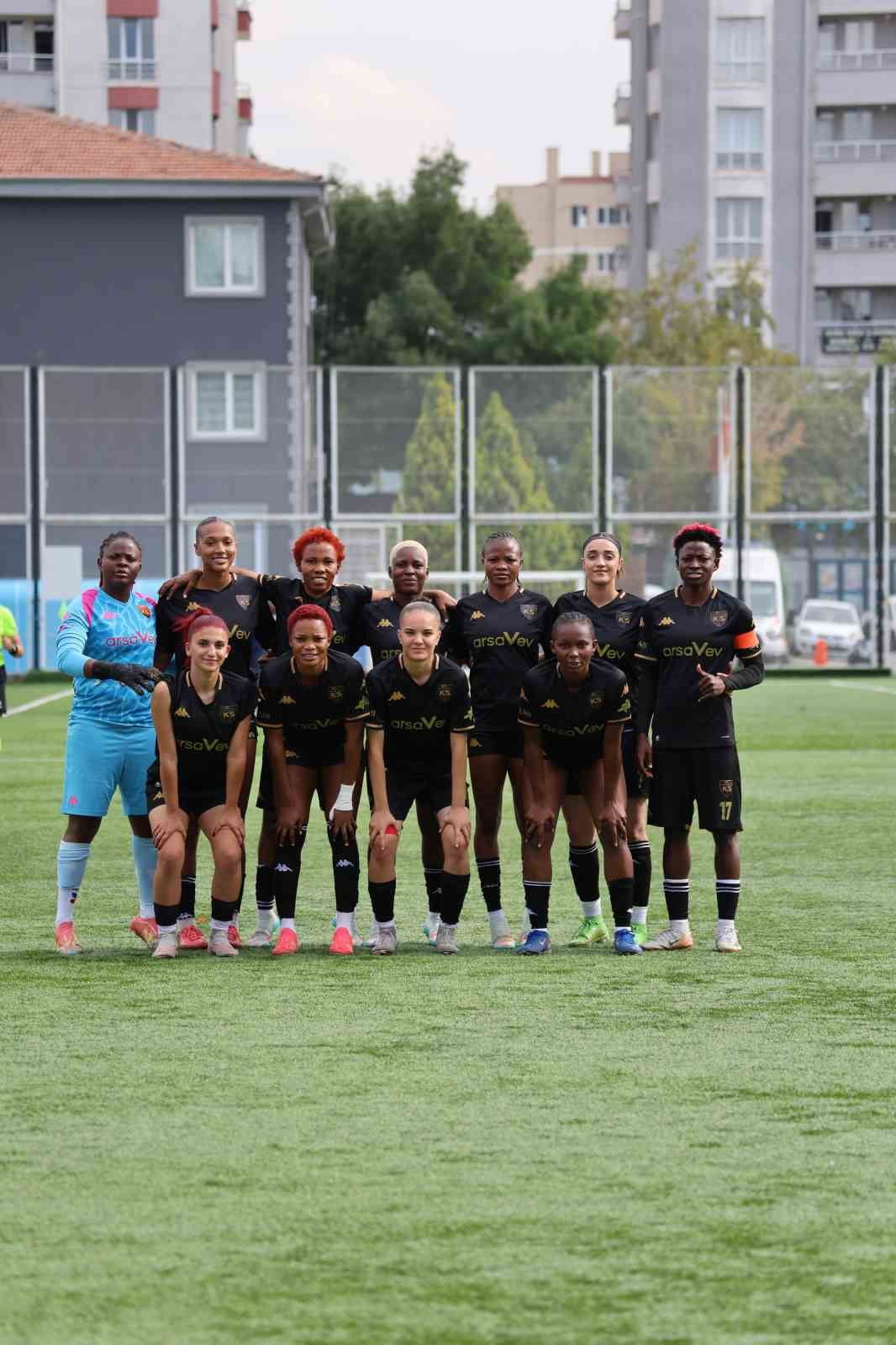 SUWEN KADINLAR SÜPER LİG EKİPLERİNDEN KAYSERİ KADIN FUTBOL KULÜBÜ LİGDEKİ İKİNCİ GALİBİYETİNİ...