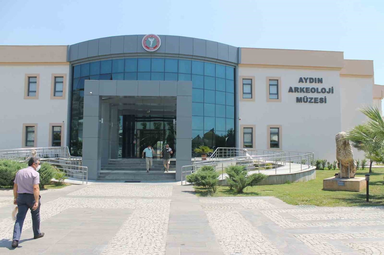 TARİHİNDE BİRÇOK MEDENİYETE EV SAHİPLİĞİ YAPAN VE ADETA AÇIK HAVA MÜZESİ KONUMUNDA OLAN AYDIN’DA...