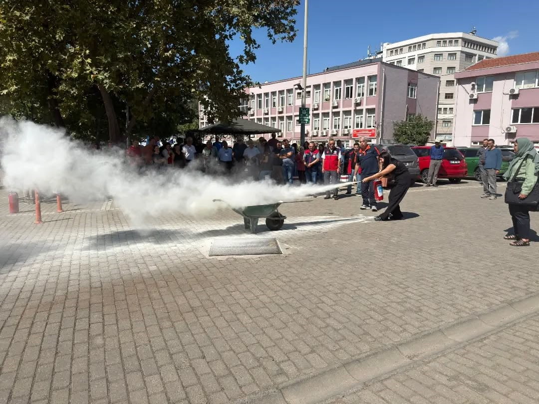 TARIM MÜDÜRLÜĞÜNDE YANGIN VE DEPREM TATBİKATI