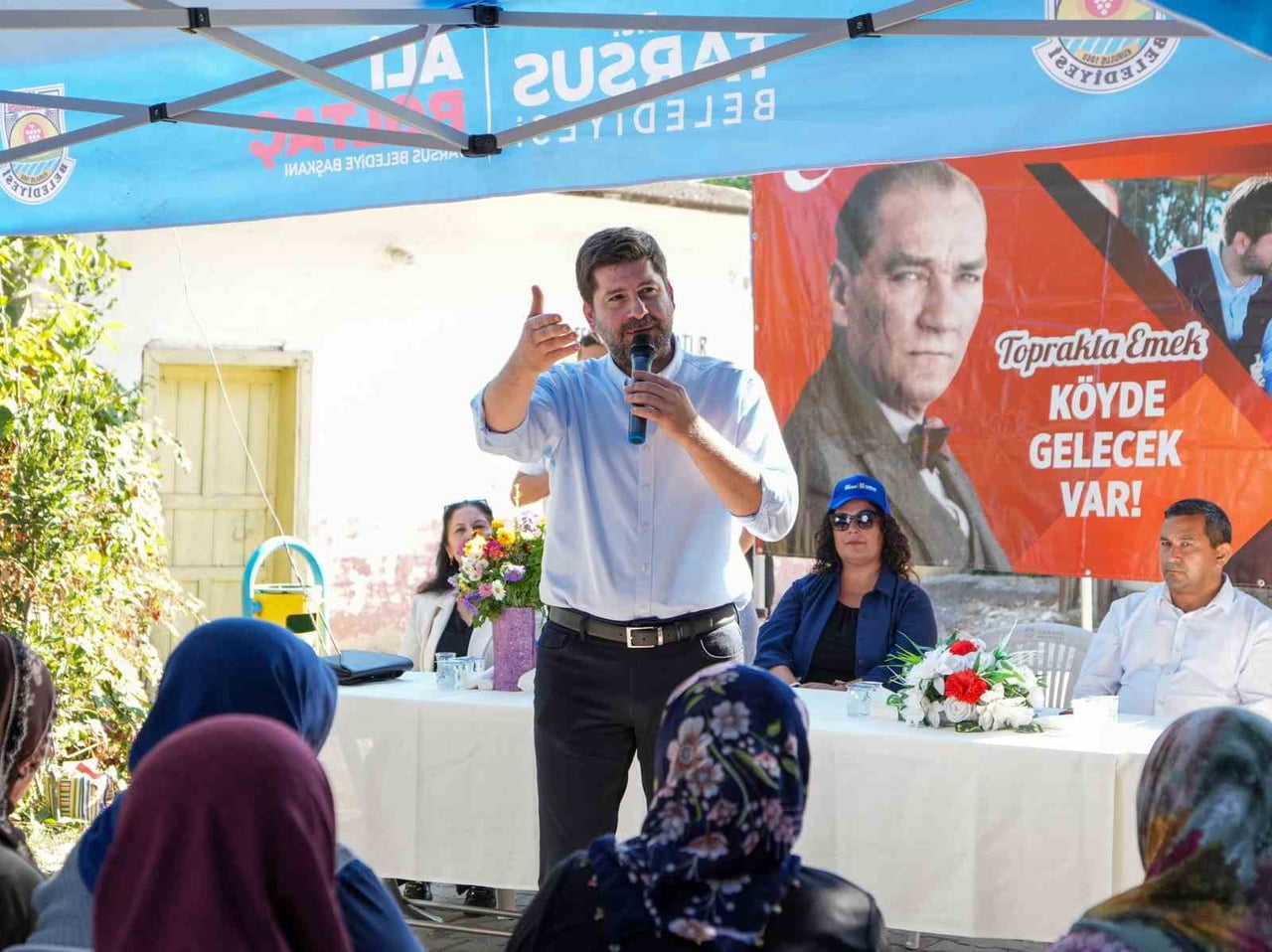 TARSUS BELEDİYE BAŞKANI ALİ BOLTAÇ, BEYLİCE MAHALLESİ’NDE DÜZENLENEN HALK BULUŞMASINDA...