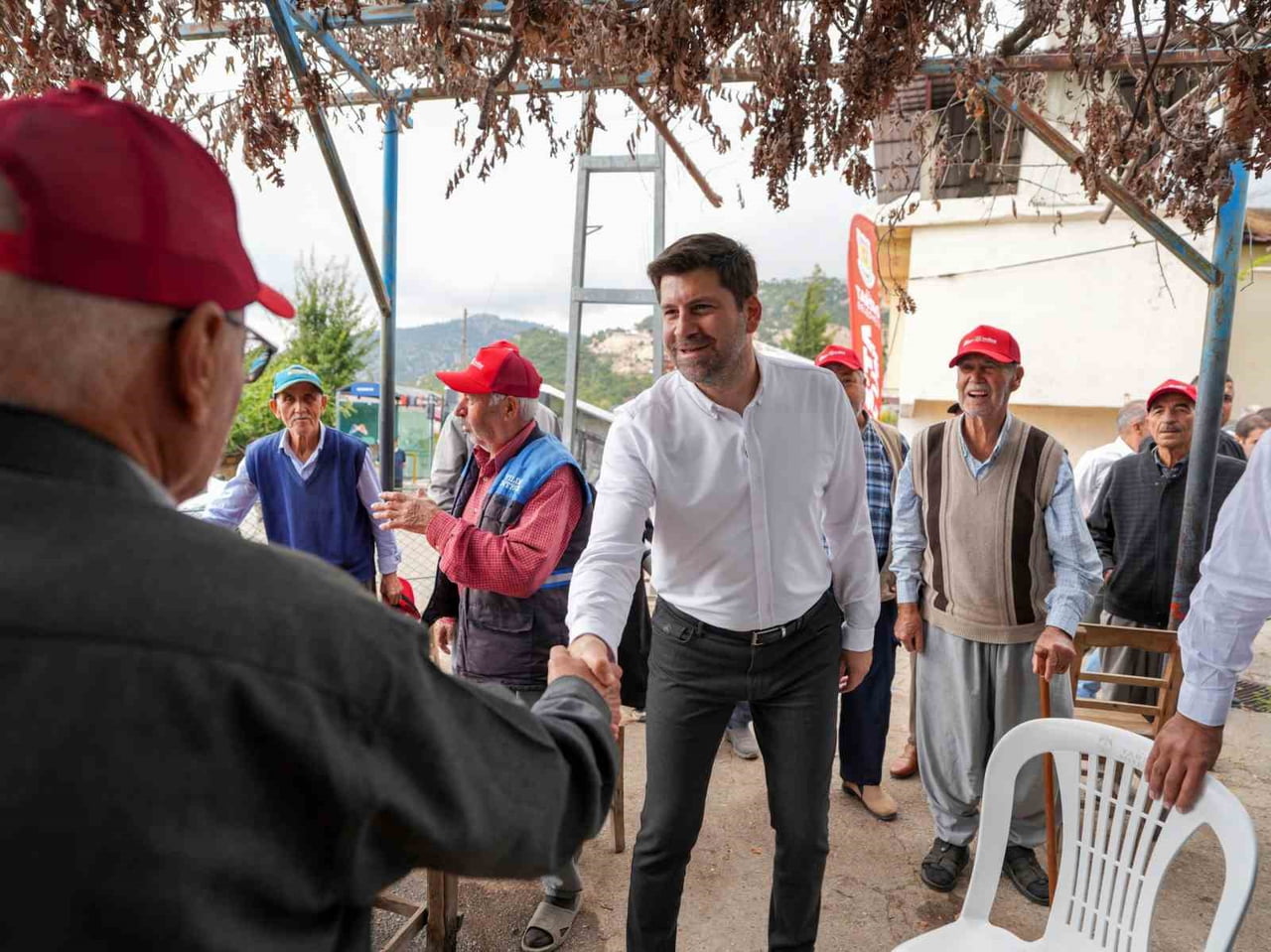 TARSUS BELEDİYE BAŞKANI ALİ BOLTAÇ, BÖĞRÜEĞRİ, BOZTEPE VE KAKLIKTAŞI MAHALLELERİNİ ZİYARET EDEREK...