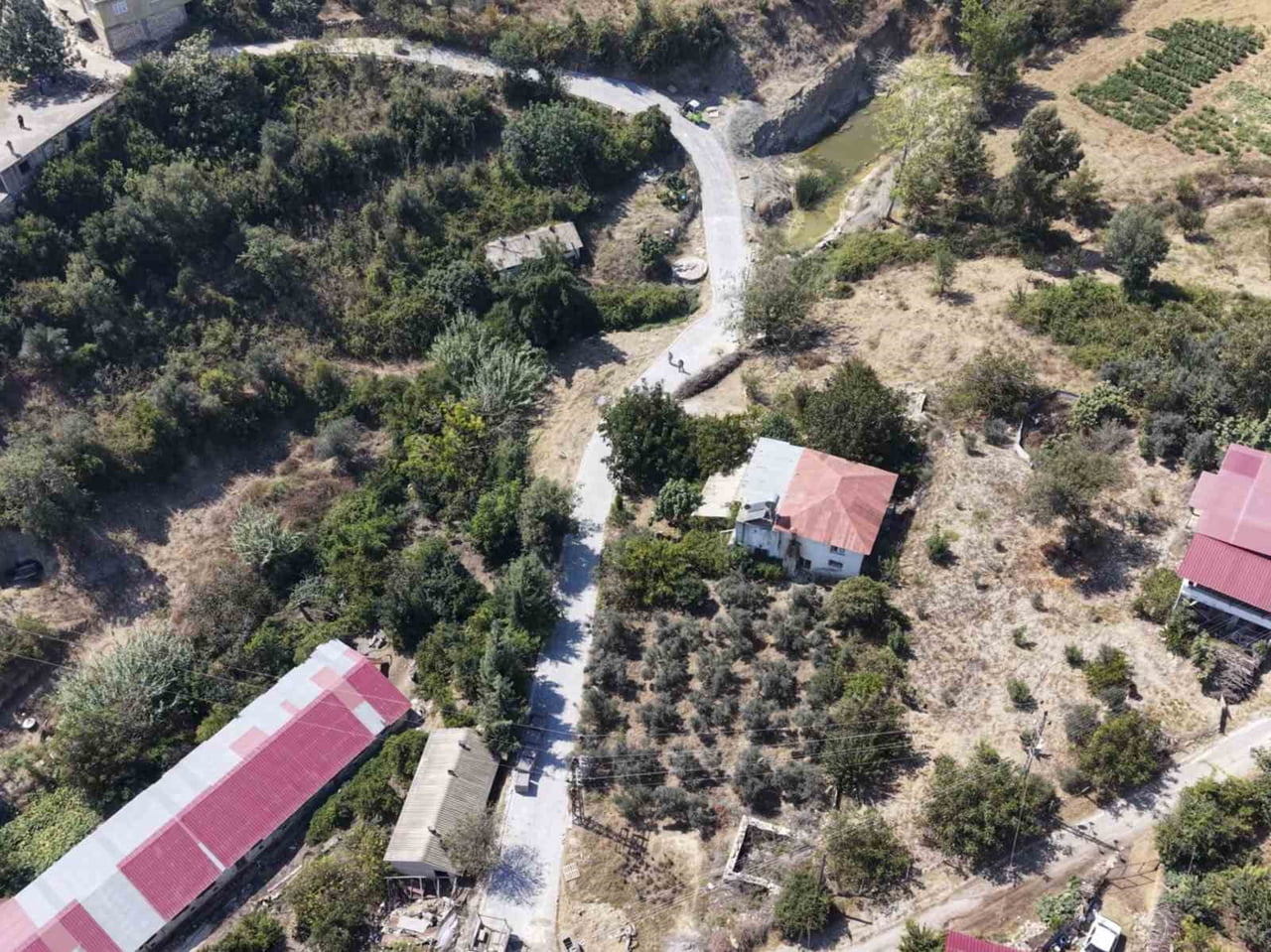 TARSUS BELEDİYESİ TARAFINDAN KIRSAL MAHALLELERDE YÜRÜTÜLEN YOL ÇALIŞMALARI KAPSAMINDA TOPLAM 3 BİN...