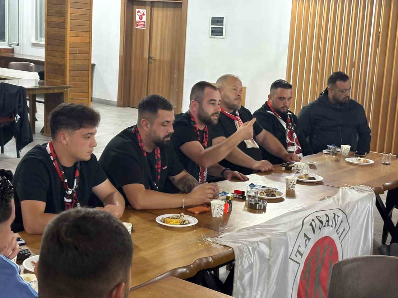 TAVŞANLI'DA LİNYİTSPOR TRİBÜNLERİNDE YENİ DÖNEM