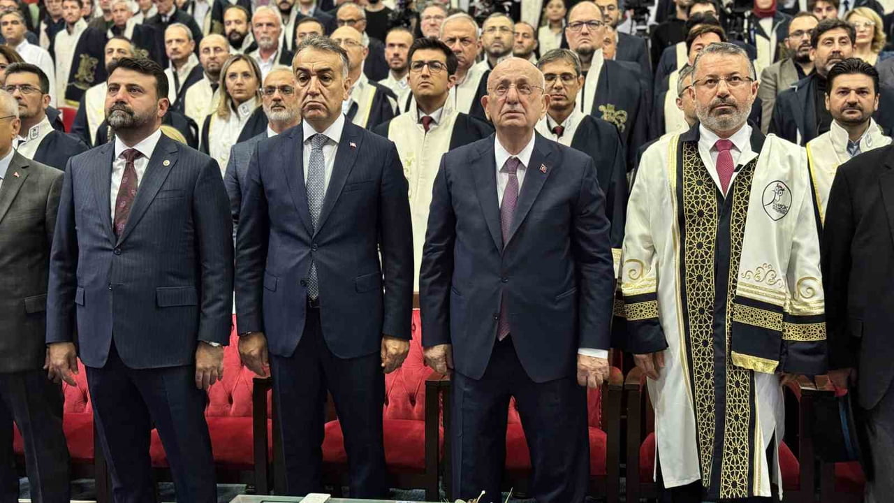 TBMM 26. DÖNEM BAŞKANI İSMAİL KAHRAMAN, 15 TEMMUZ 2016'DAKİ DARBE GİRİŞİMİNE İLİŞKİN, "BANA GÖRE...