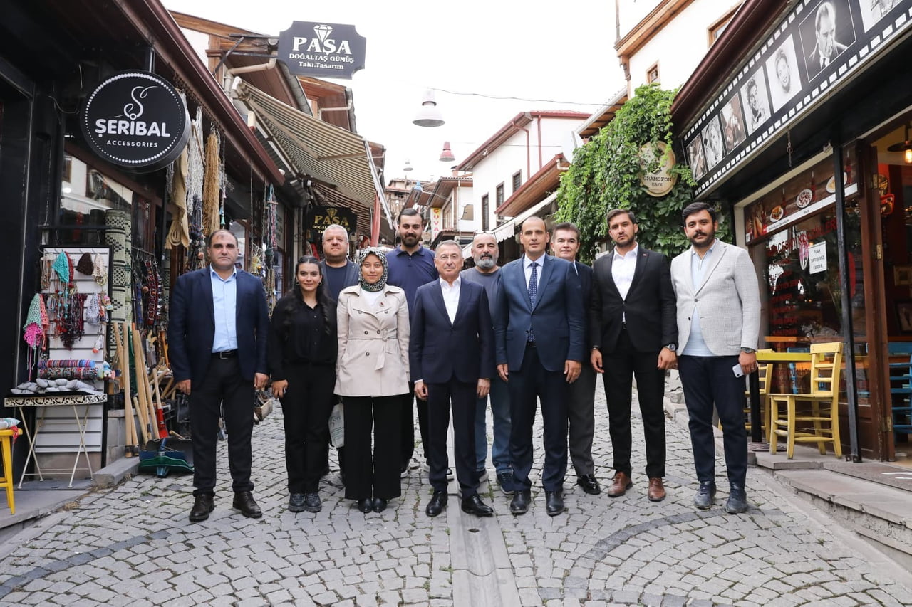 TBMM DIŞİŞLERİ KOMİSYONU BAŞKANI VE AK PARTİ ANKARA MİLLETVEKİLİ FUAT OKTAY, ULUS’TA VATANDAŞ VE...