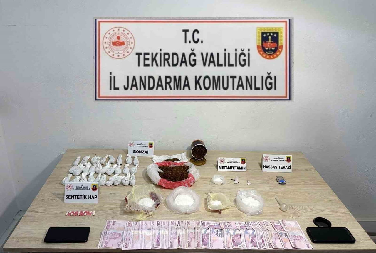 TEKİRDAĞ'DA AĞUSTOS AYINDA DÜZENLENEN OPERASYONLARDA ÇOK SAYIDA SİLAH, UYUŞTURUCU MADDE VE KAÇAK...