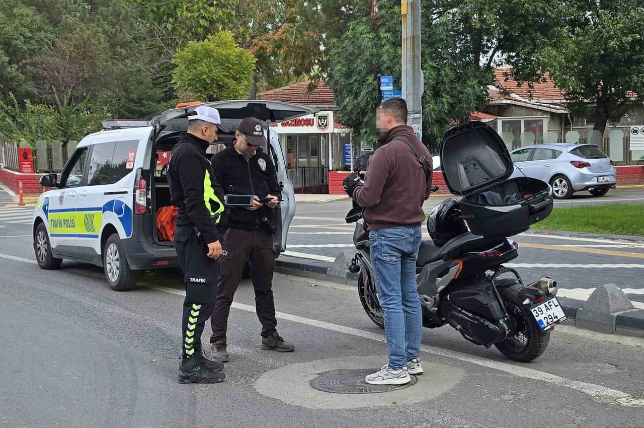 TEKİRDAĞ'IN HAYRABOLU İLÇESİNDE, İLÇE EMNİYET MÜDÜRLÜĞÜ TRAFİK TESCİL VE DENETLEME BÜRO AMİRLİĞİ...