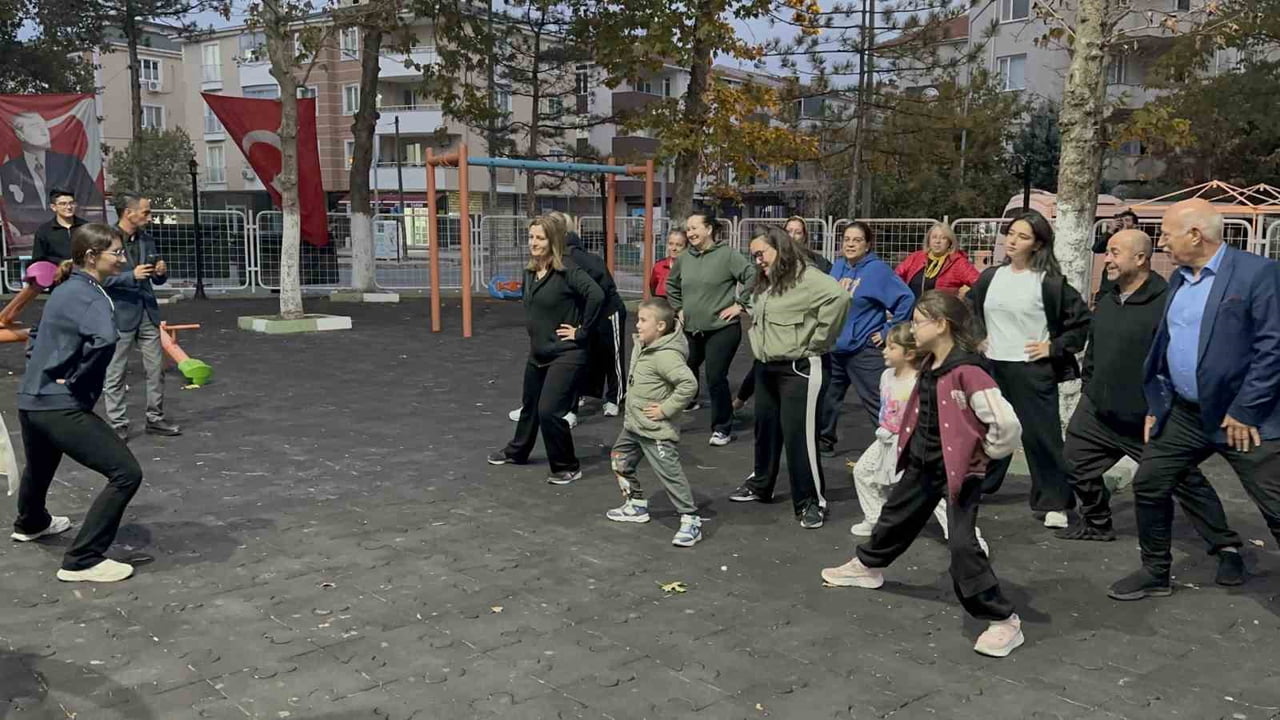 TEKİRDAĞ'IN MURATLI İLÇESİNDE SAĞLIK MÜDÜRLÜĞÜ TARAFINDAN SAĞLIKLI YAŞAMI TEŞVİK ETMEK AMACIYLA...