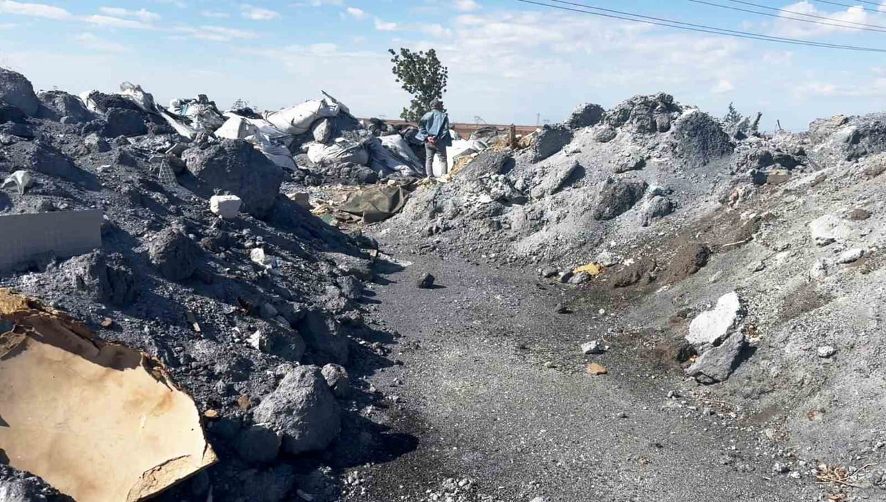 TEKİRDAĞ'IN MURATLI İLÇESİNE BAĞLI BALLIHOCA MAHALLESİ'NDE YAKLAŞIK 2,5 YILDIR SÜREN ATIK KRİZİNDE...