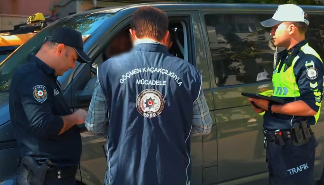 TEKİRDAĞ’DA DÜZENSİZ GÖÇ VE GÖÇMEN KAÇAKÇILIĞIYLA MÜCADELE KAPSAMINDA 323 POLİSİN KATILIMIYLA...