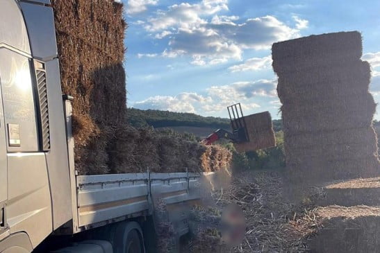 TEKİRDAĞ’DA SAMAN BALYALARI DEVRİLDİ, 57 YAŞINDAKİ ADAM HAYATINI KAYBETTİ