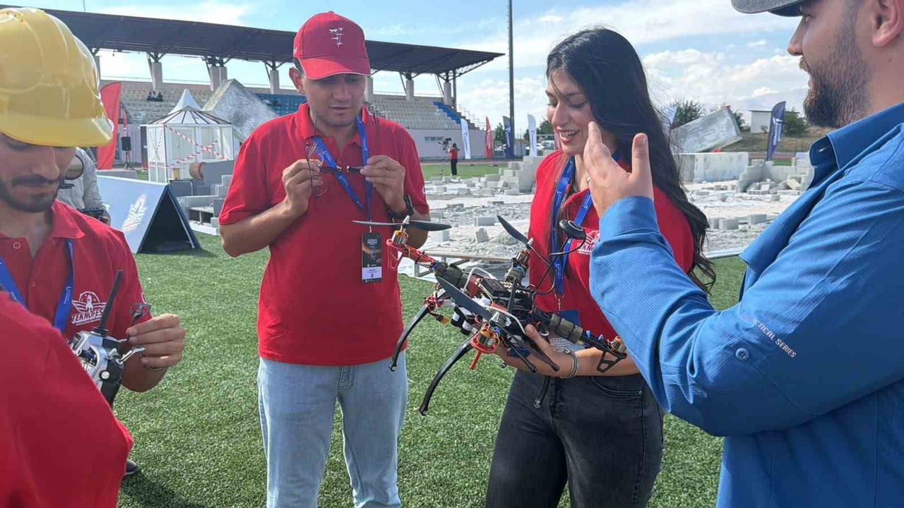 TEKNOFEST 2026 KAPSAMINDA DÜZENLENEN 'İLERİ OTONOM SİSTEMLER TASARIM VE OPERASYON YARIŞMASI'...