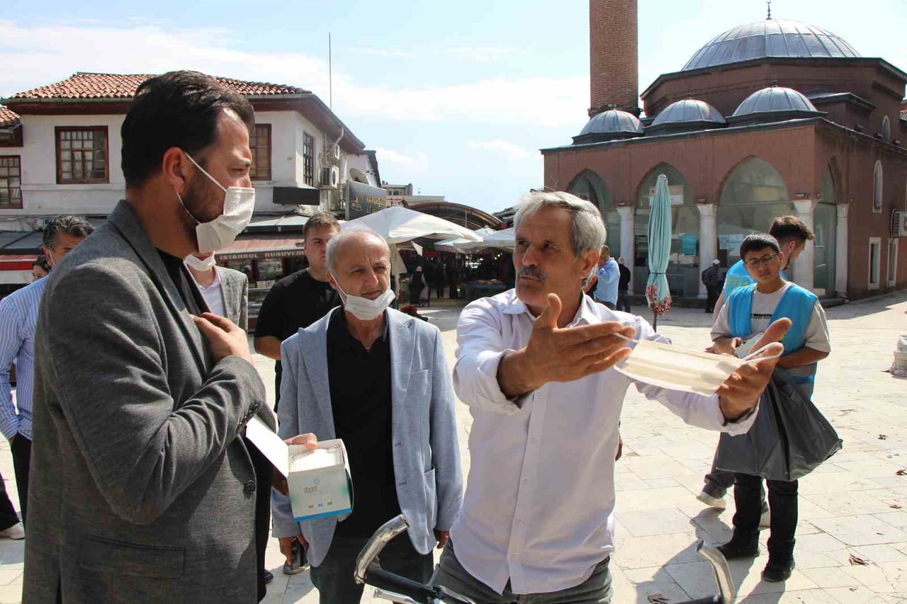 TEPKİ GÖSTEREN MEHMET SARI DA, "İSYAN EDİYORUM. ÇÜNKÜ BENİM HALKIM BUNA LAYIK DEĞİL. İNSANLAR...