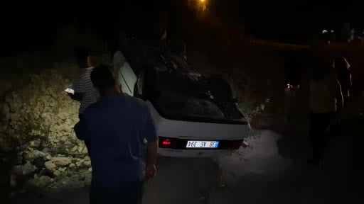 Ters dönen otomobilden sağ çıktı