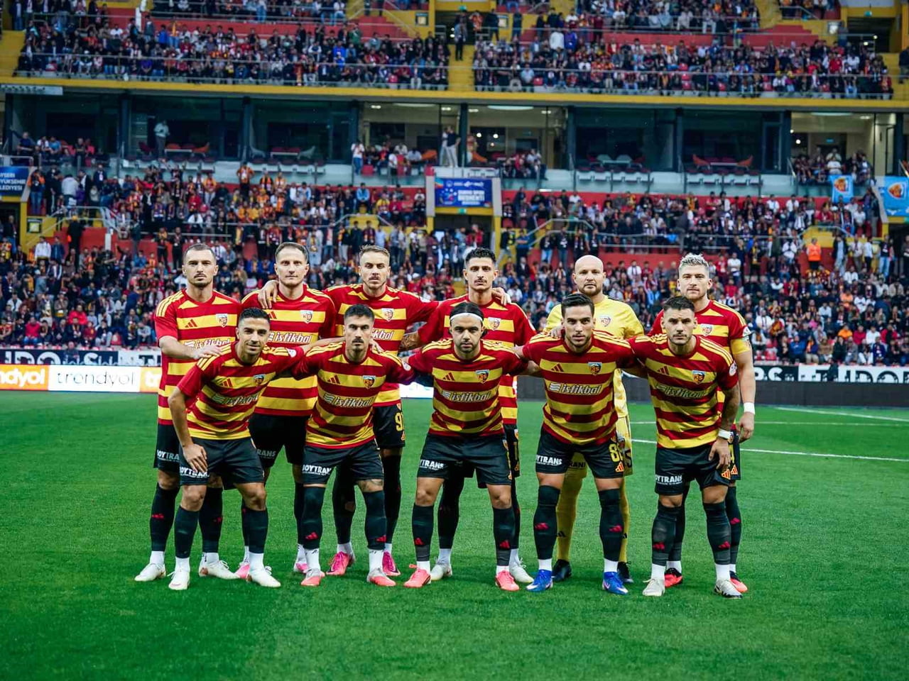TFF 1. LİG EKİPLERİNDEN KAYSERİSPOR KULÜBÜ'NE, BAŞKAN ALİ ÇAMLI VE FUTBOLCU BENHUR KESER’E...