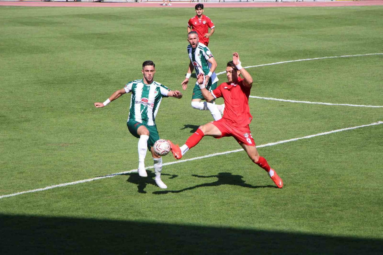 TFF 3. LİG 1. GRUP 3. HAFTASINDA AMASYASPOR, SAHASINDA BULVARSPOR İLE 2-2’LİK SKORLA BERABERE...