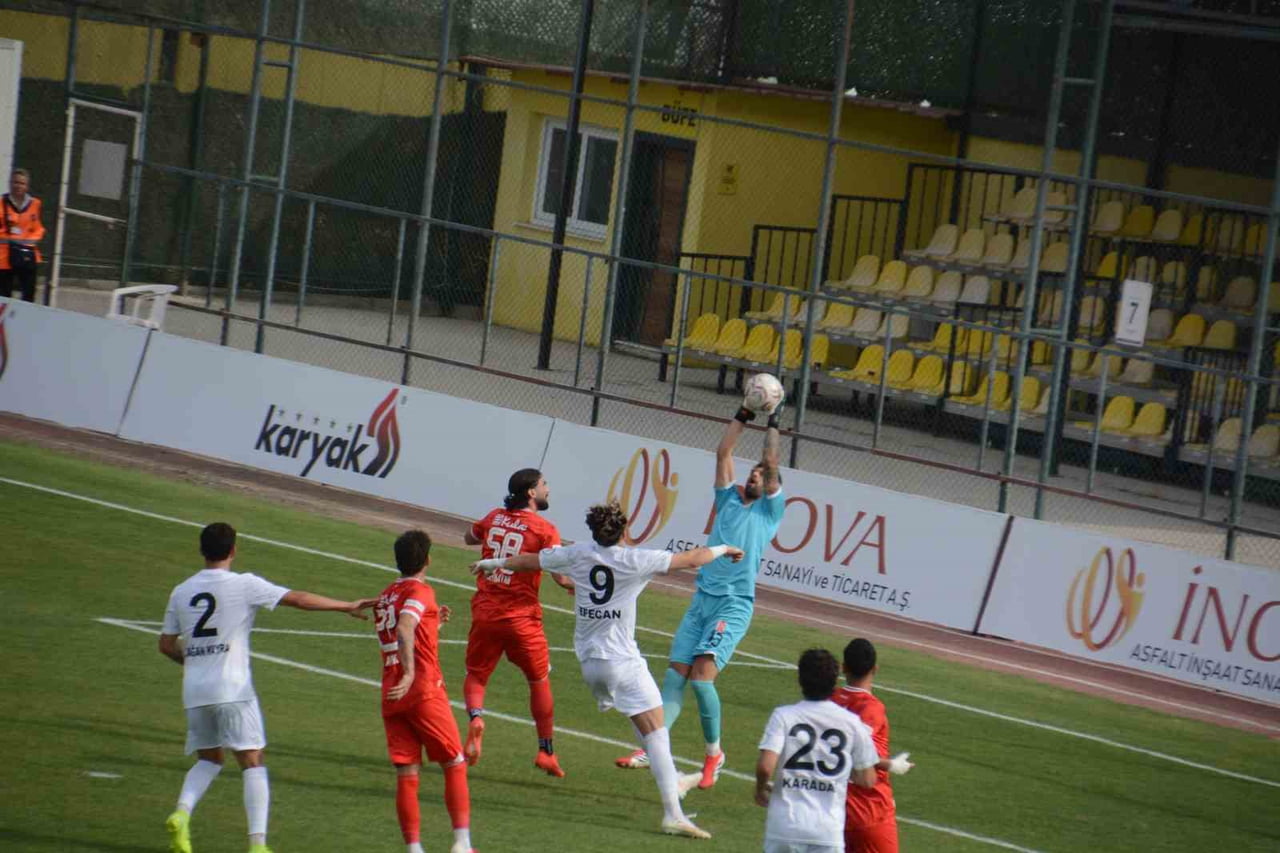 TFF 3. LİG 2. GRUP 3. HAFTASINDA BALIKESİRSPOR, KENDİ STADYUMUNUN BAKIMDA OLMASI NEDENİYLE...