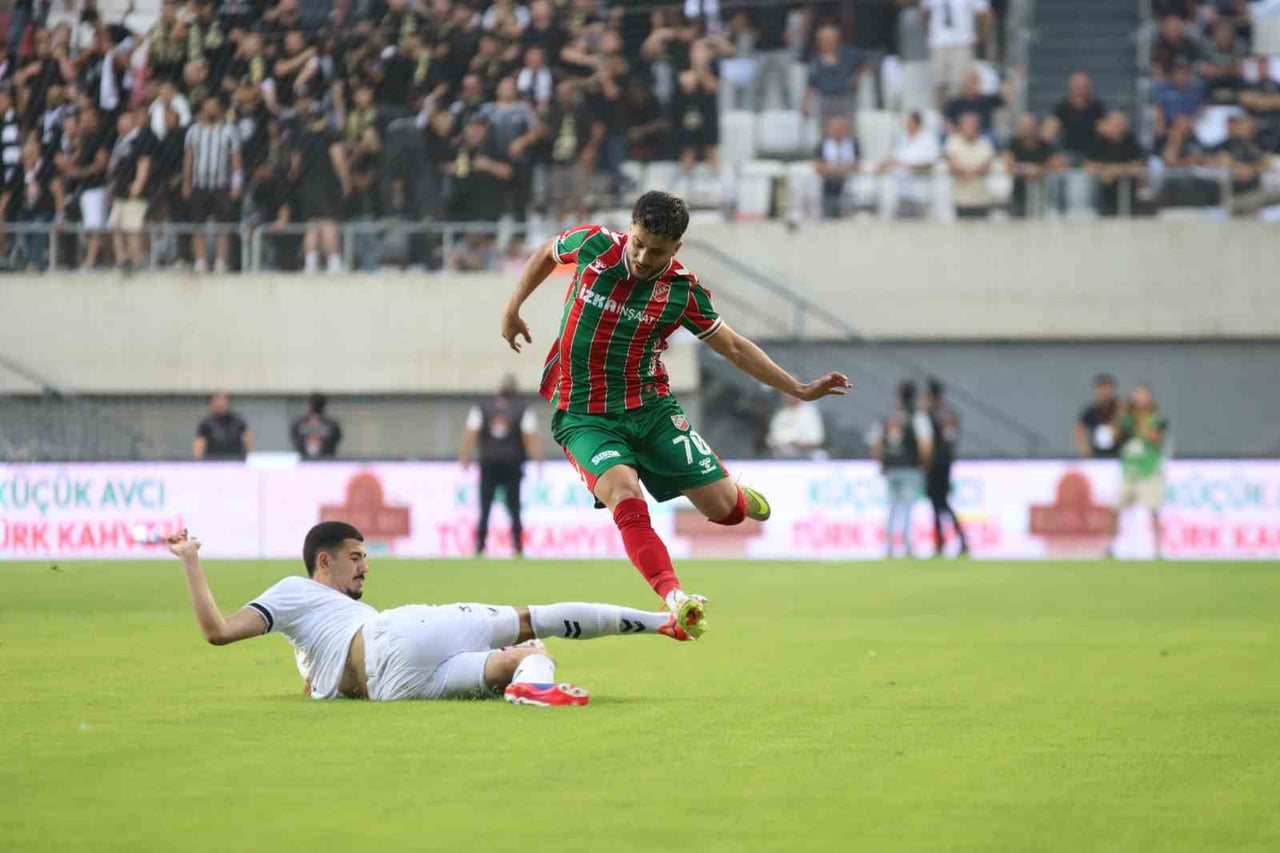 TFF 3. LİG 2. GRUP’TAKİ İKİNCİ HAFTA MÜCADELESİNDE KARŞIYAKA İLE ALTAY 1-1 BERABERE...