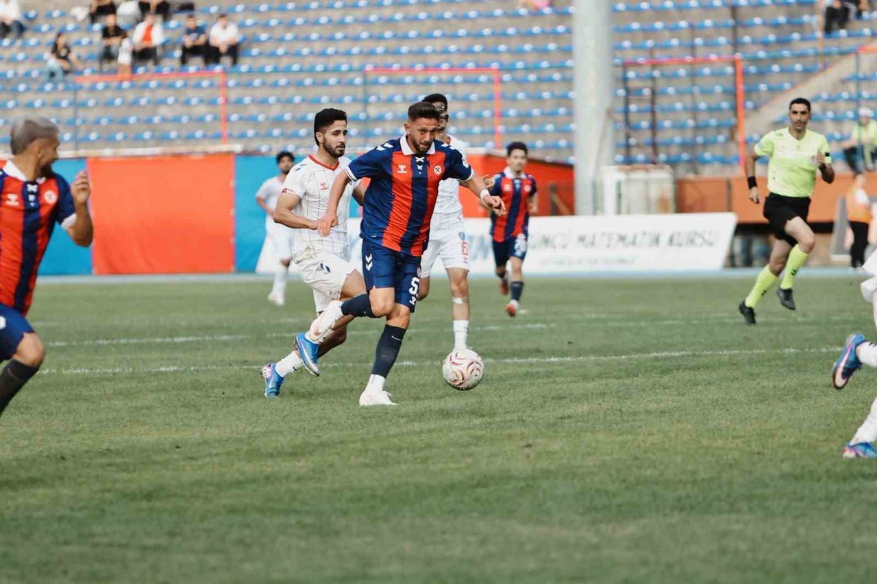 TFF 3. LİG 2. GRUP’TAKİ İKİNCİ HAFTA MÜCADELESİNDE ZONGULDAKSPOR, KONUK ETTİĞİ KARABÜK İDMANYURDU...