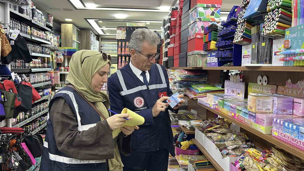 TİCARET BAKANLIĞI TARAFINDAN YENİ EĞİTİM ÖĞRETİM DÖNEMİ DOLAYISIYLA SÜRDÜRÜLEN KIRTASİYE...