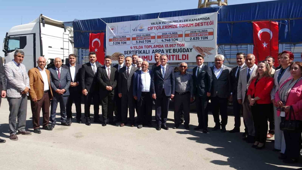 TOHUM DAĞITIM TÖRENİ, BELEDİYENİN MAKİNE İKMAL DAİRE BAŞKANLIĞINDA GERÇEKLEŞTİRİLDİ
