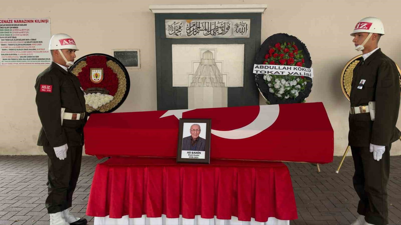 TOKAT'IN ZİLE İLÇESİNDE YAŞAYAN KORE GAZİSİ ALİ ŞAHİN, TEDAVİ GÖRDÜĞÜ HASTANEDE HAYATINI KAYBETTİ....