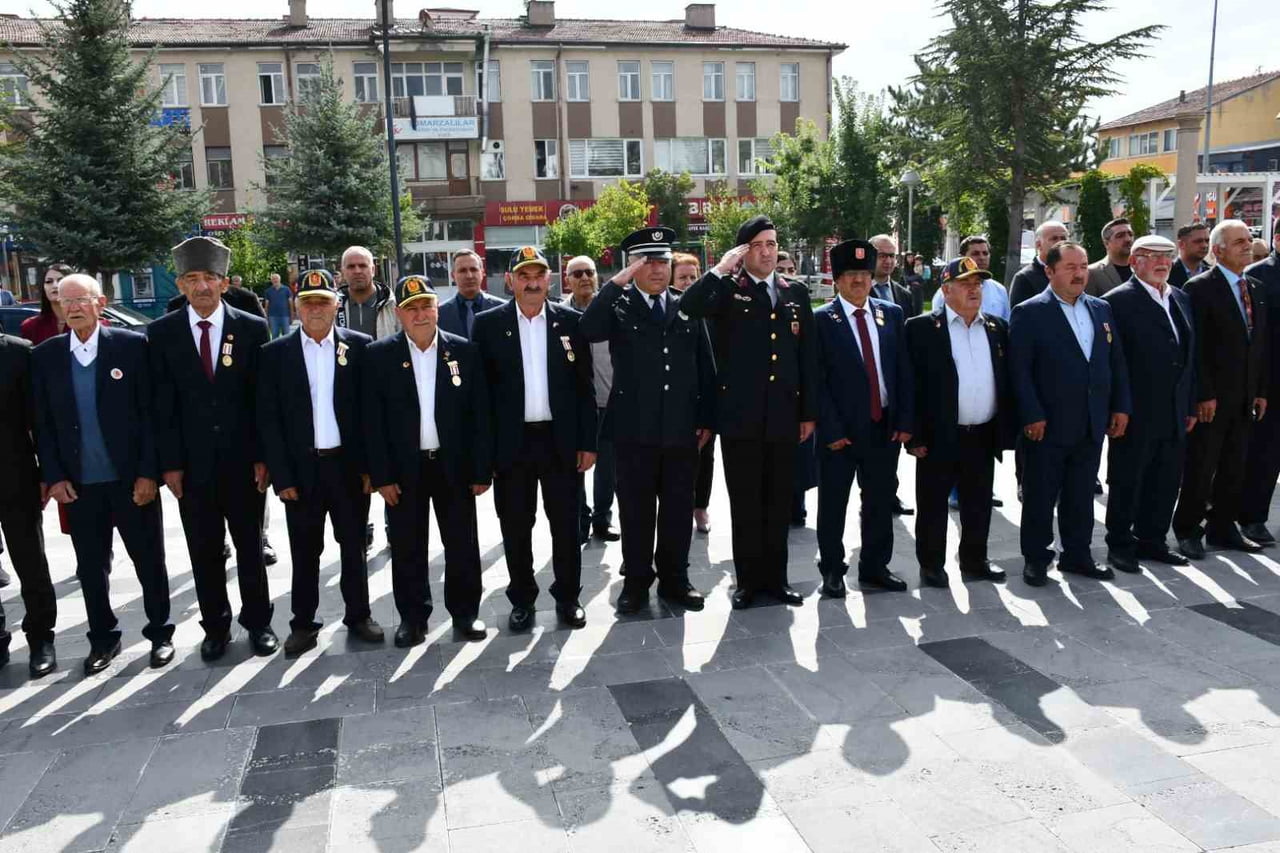 TOMARZA'DA 19 EYLÜL GAZİLER GÜNÜ DOLAYISIYLA BİR DİZİ PROGRAM DÜZENLENDİ.