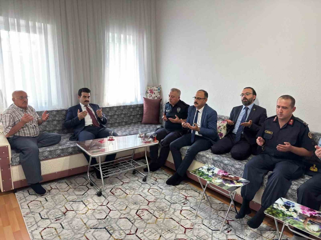 TOMARZA KAYMAKAMI SELİM ESER; 19 EYLÜL GAZİLER GÜNÜ DOLAYISIYLA İLÇEDE İKAMET EDEN GAZİLERİ...