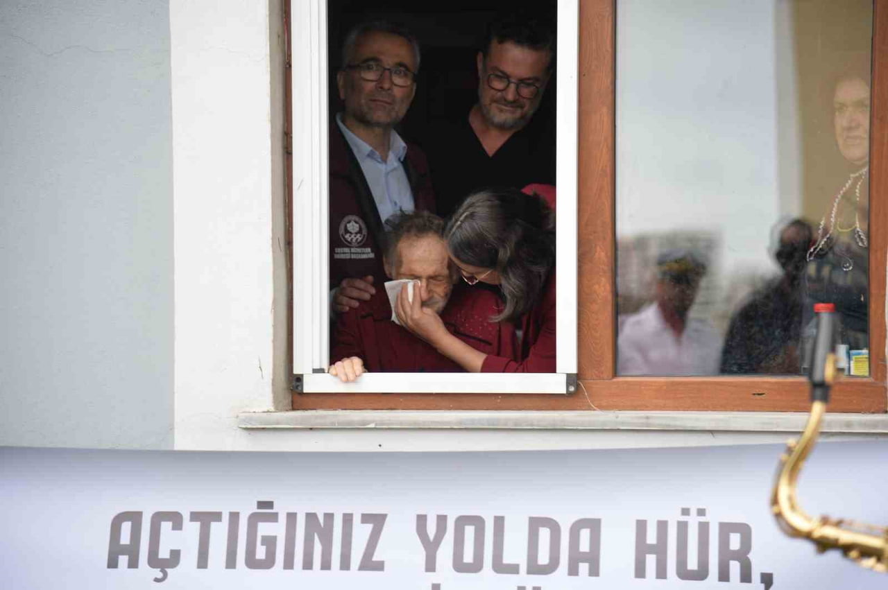 TRABZON'DA GAZİLER GÜNÜ NEDENİYLE DÜZENLENEN PROGRAMA SAĞLIK SORUNLARI NEDENİYLE KATILAMAYAN 3...