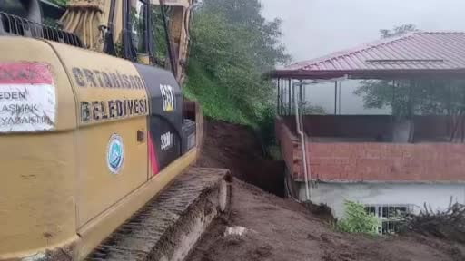 Trabzon'da toprak kayması: 1 ölü
