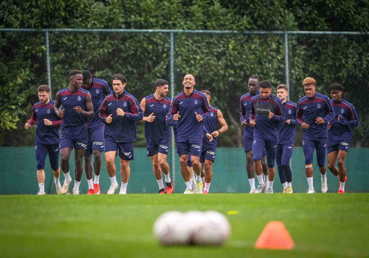 TRABZONSPOR, GALATASARAY İLE TRENDYOL SÜPER LİG'DE EVİNDE OYNADIĞI 53 MÜSABAKADA 21 GALİBİYET, 19...