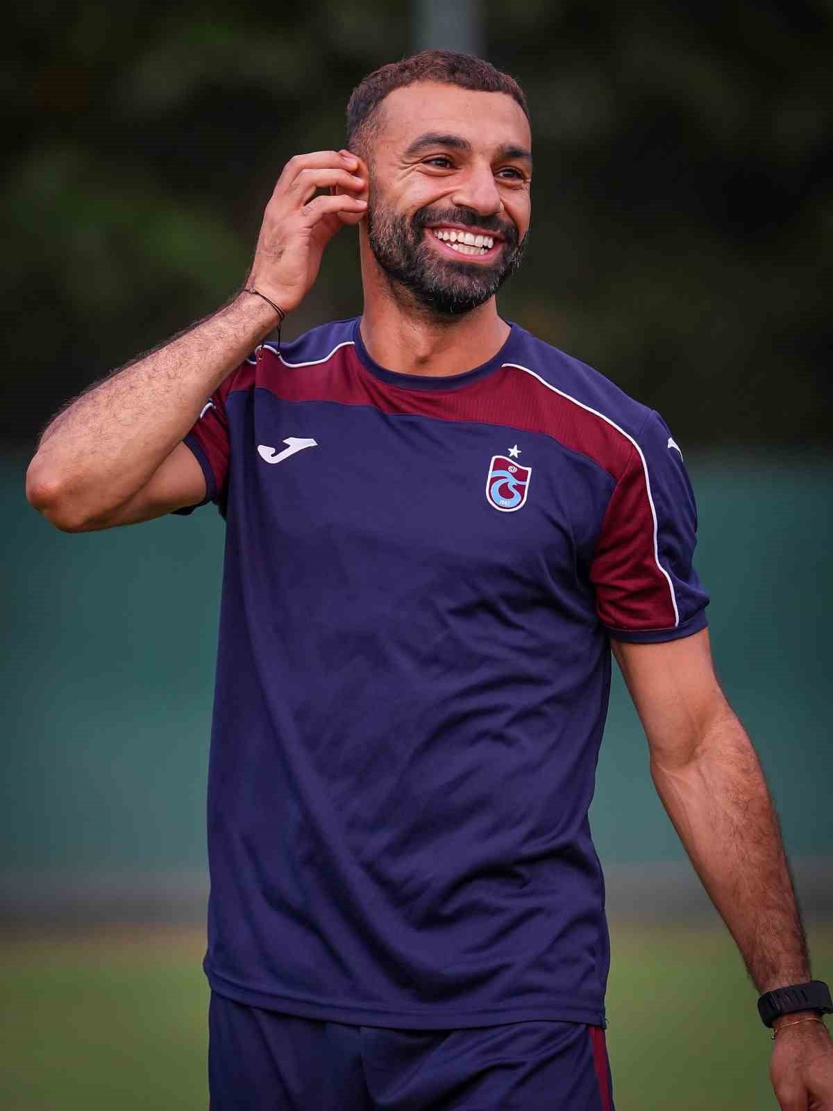 TRABZONSPOR’UN MISIRLI YILDIZI MOHAMED SALAH, BORDO-MAVİLİ FORMA ALTINDA KARİYERİNİN EN ETKİLİ İLK...