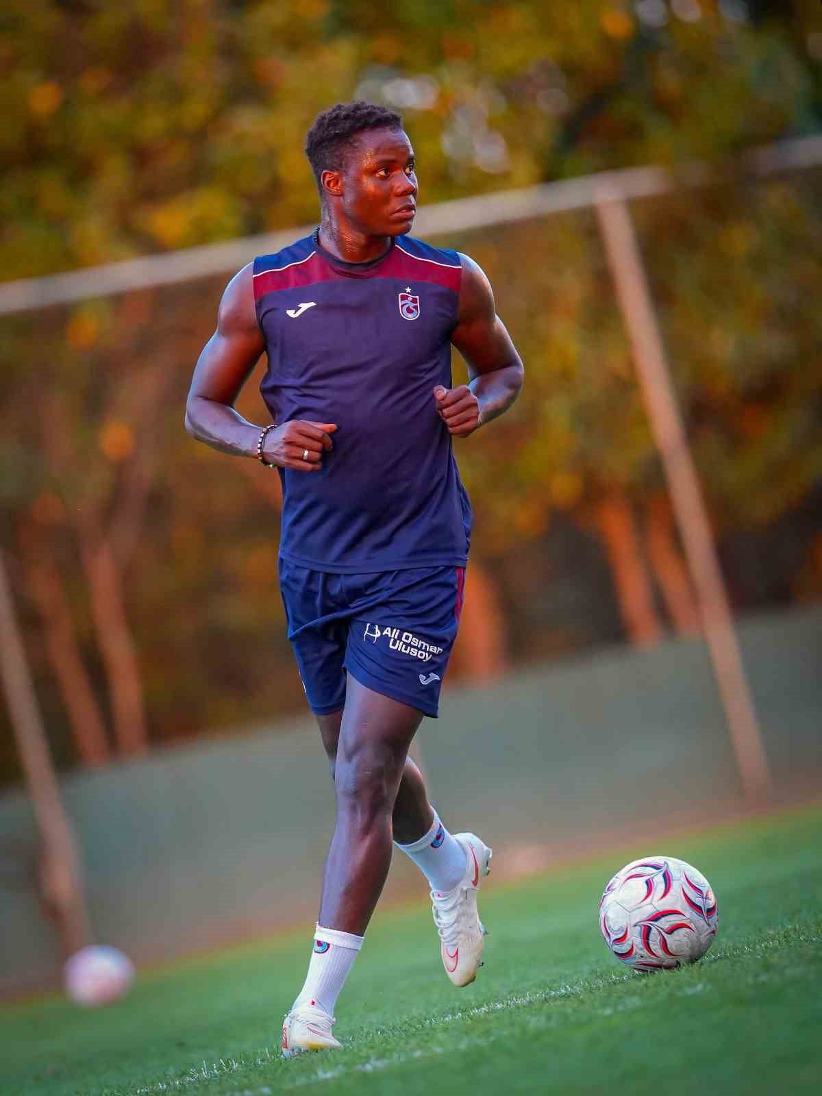 TRABZONSPOR’UN YENİ TRANSFERİ FRANCULİNO DJU , BORDO-MAVİLİ KULÜBÜN 209’NCU YABANCI FUTBOLCUSU...
