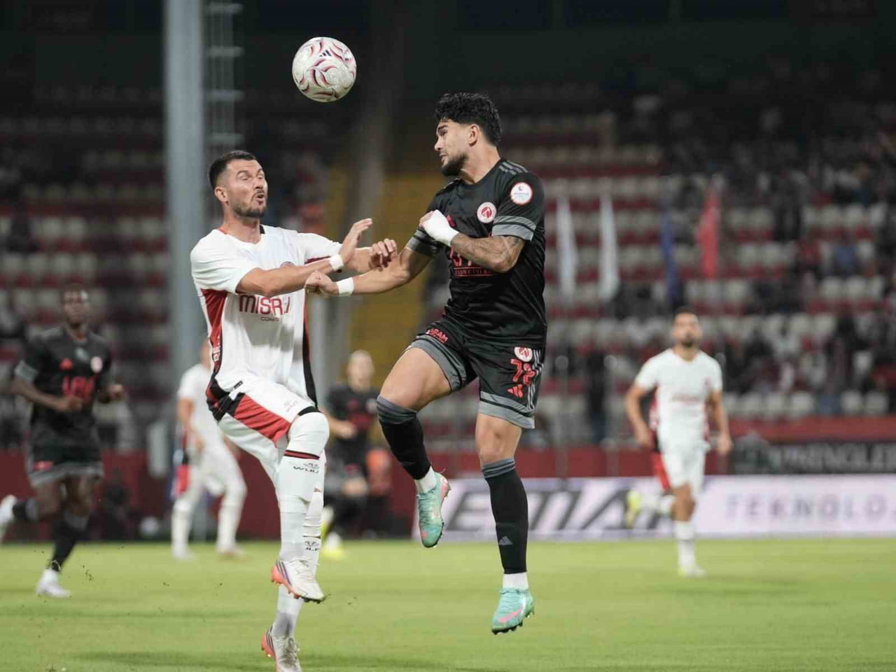 TRENDYOL 1. LİG’İN 6. HAFTASINDA BATMAN PETROLSPOR, SAHASINDA KARŞILAŞTIĞI FATİH KARAGÜMRÜK’Ü 4-3...