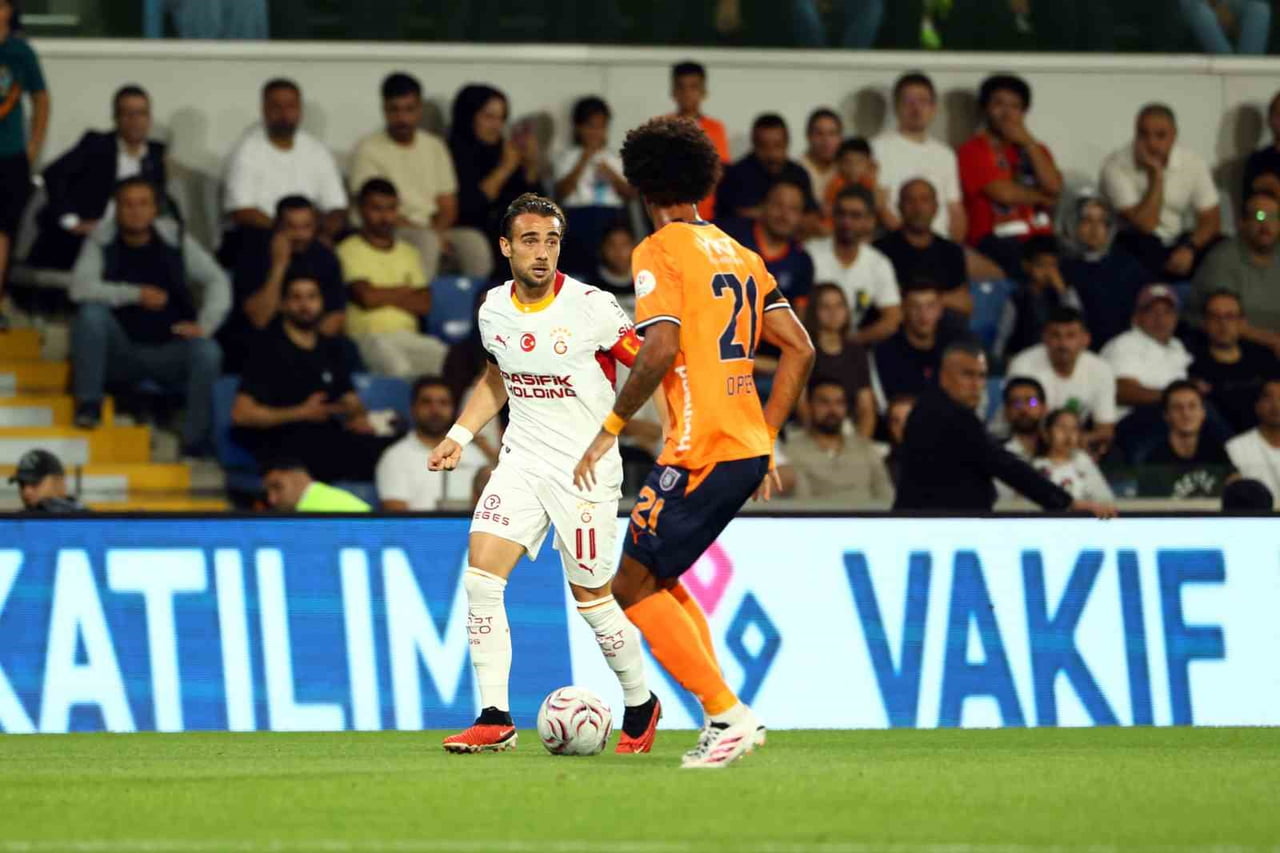 TRENDYOL SÜPER LİG'İN 4. HAFTASINDA BAŞAKŞEHİR, SAHASINDA GALATASARAY İLE KARŞI KARŞIYA GELİYOR....