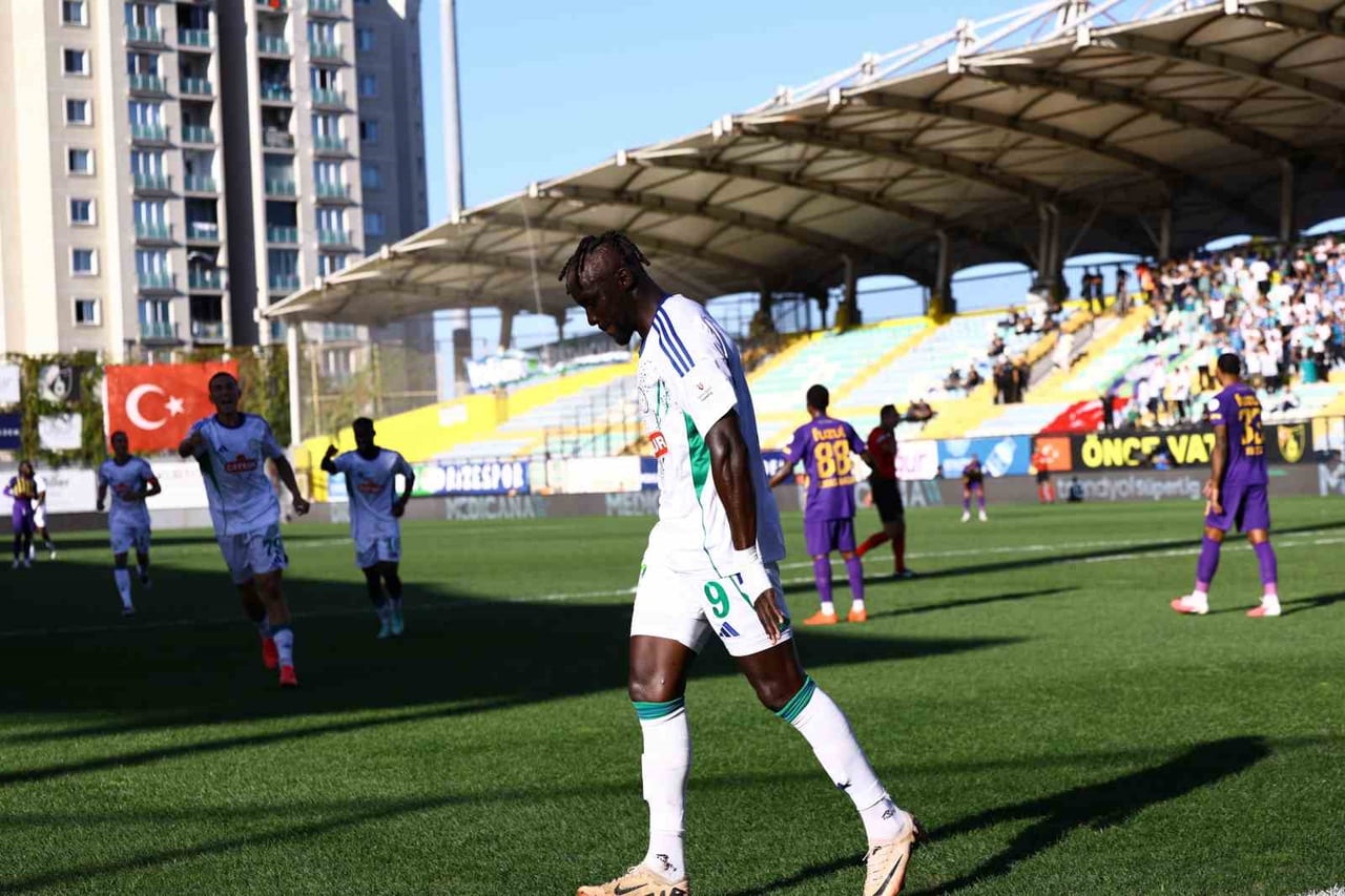 TRENDYOL SÜPER LİG'İN 5. HAFTASINDA EYÜPSPOR, SAHASINDA ÇAYKUR RİZESPOR İLE KARŞILAŞIYOR....