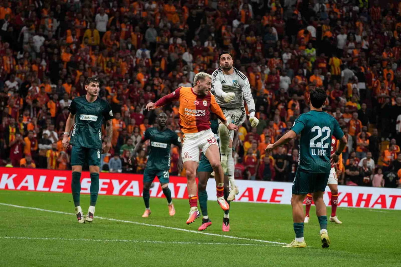 TRENDYOL SÜPER LİG’İN 5. HAFTASINDA GALATASARAY, KONUK ETTİĞİ KOCAELİSPOR’U 1-0 MAĞLUP...