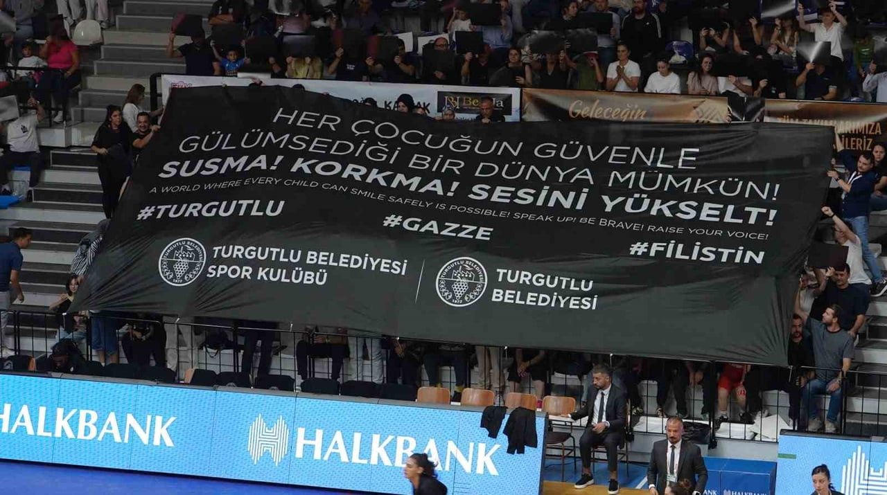 TURGUTLU BELEDİYESİ KADIN BASKETBOL TAKIMININ HALKBANK KADINLAR BASKETBOL SÜPER LİGİ’NDEKİ İLK...