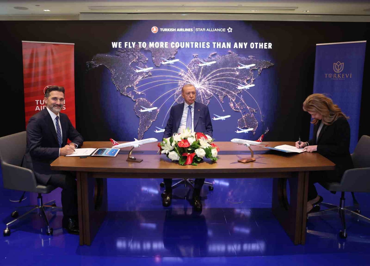 TÜRK HAVA YOLLARI (THY), BOEİNG İLE YAPILAN ANLAŞMA KAPSAMINDA, 100'Ü KESİN 50'Sİ İLAVE OLMAK...