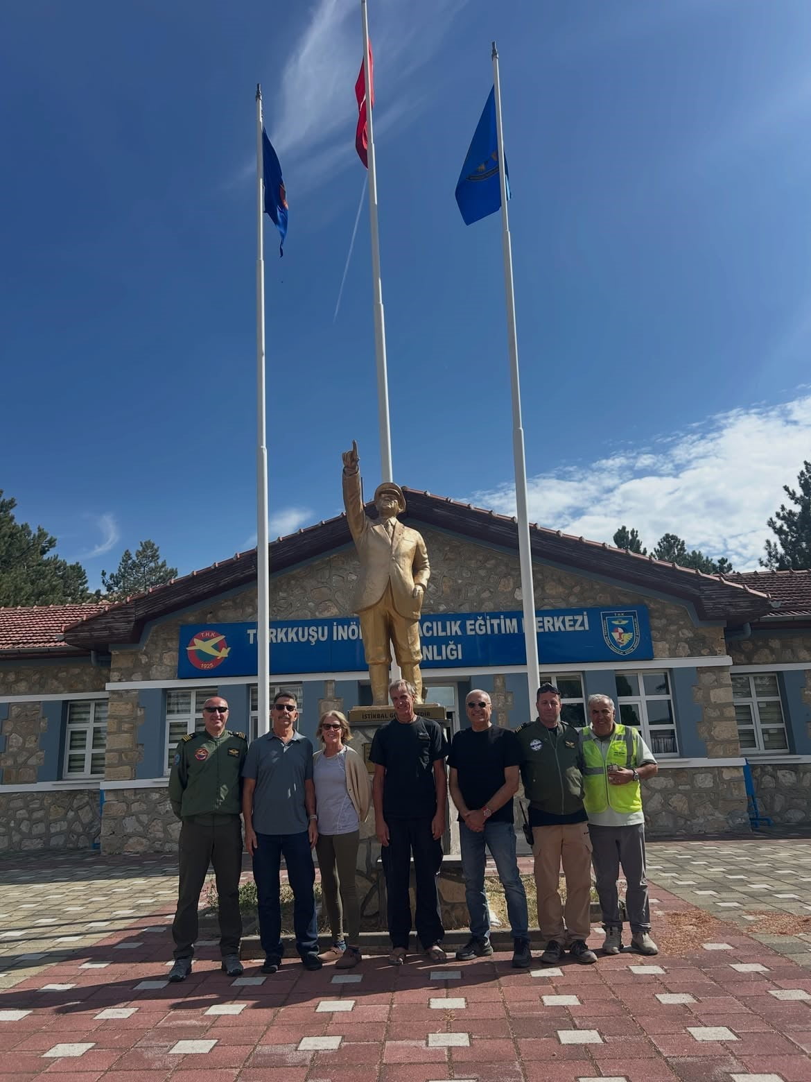 TÜRK HAVACILIK TARİHİNİN ÖNCÜ İSİMLERİNDEN VECİHİ HÜRKUŞ’UN TORUNU LEE VECİHİ MAXSON İLE AKROBASİ...