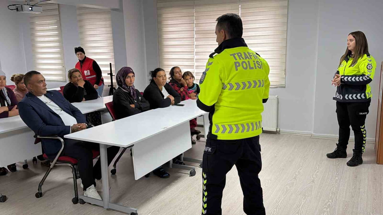 TÜRK KIZILAY BOLU ŞUBESİ TARAFINDAN YÜRÜTÜLEN "SIFIR ATIĞA EMEK, GELECEĞE DESTEK" PROJESİ...